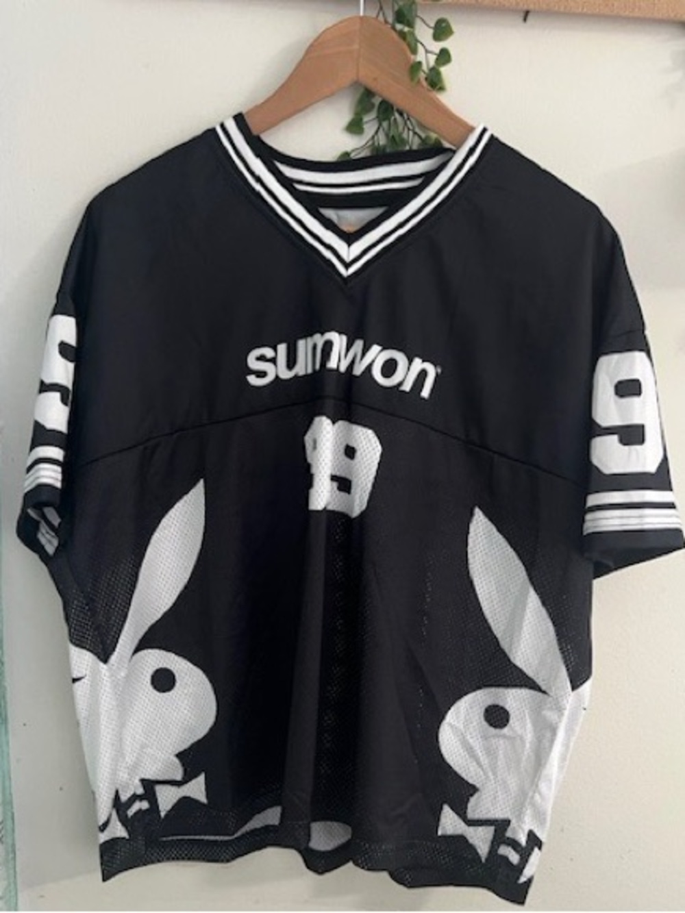 Sunwon Black & White Short Sleeve Graphic Jersey Tee— Unisex